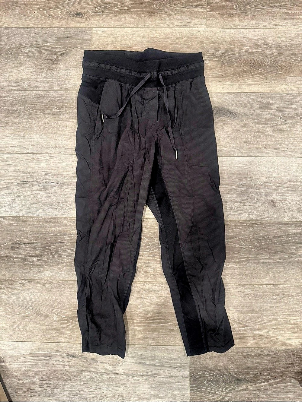 Lululemon black lightweight jogger/athletic pants 🖤- Preloved